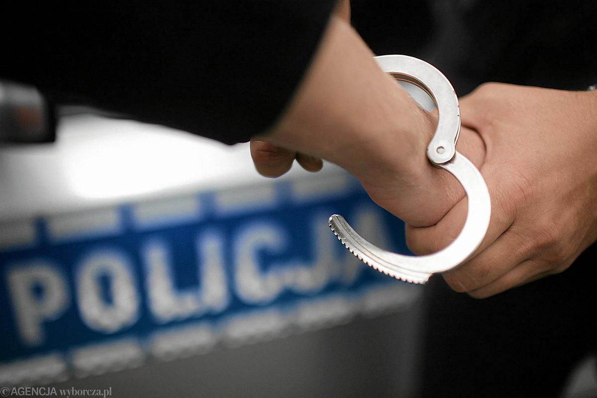 The 48-year-old from Białystok was stockpiling child pornography. When the policemen came for him, he started shooting at them