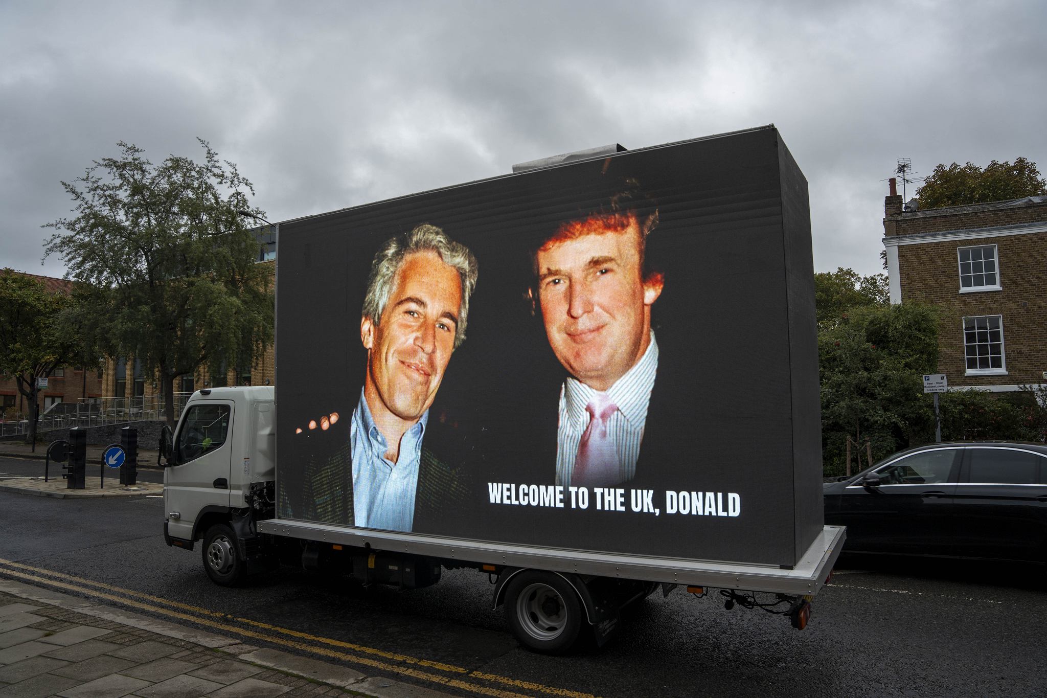USA. Democrats have revealed Epstein's emails in which he mentioned Trump
